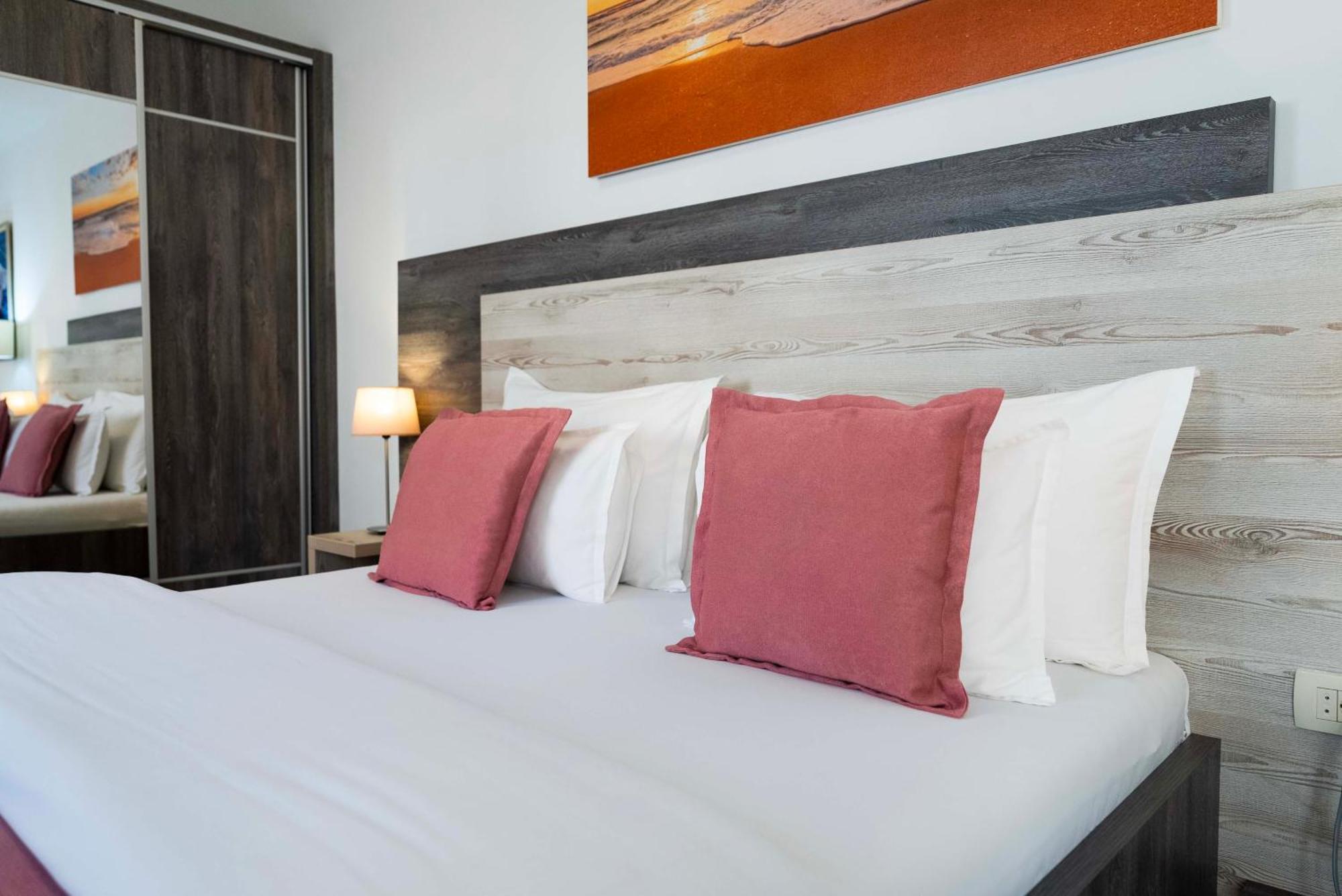 Boutique Hotel Momentum By Aycon Будва Стая снимка